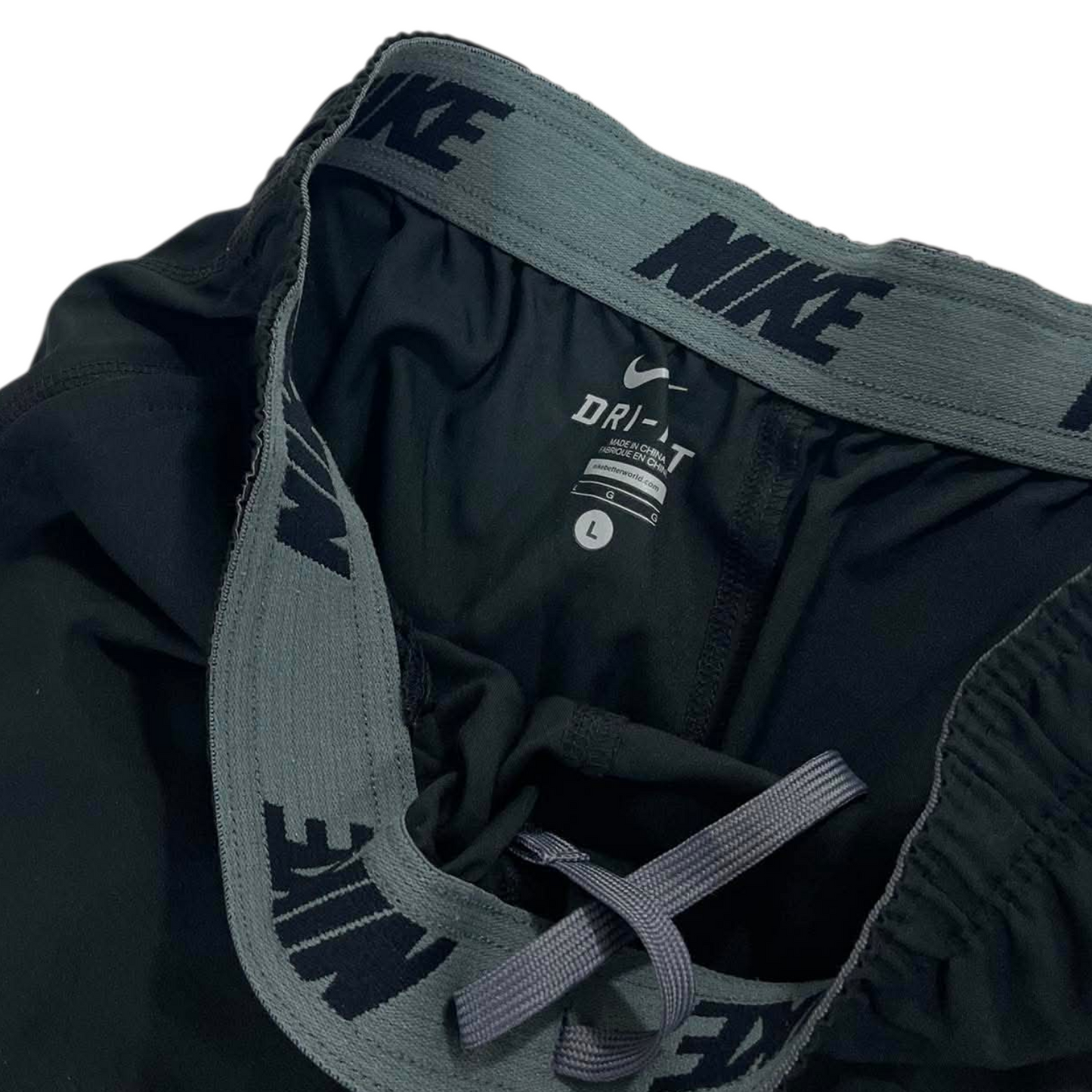 CLASSIC NIKE BLACK TRACK PANTS (L) ⁹