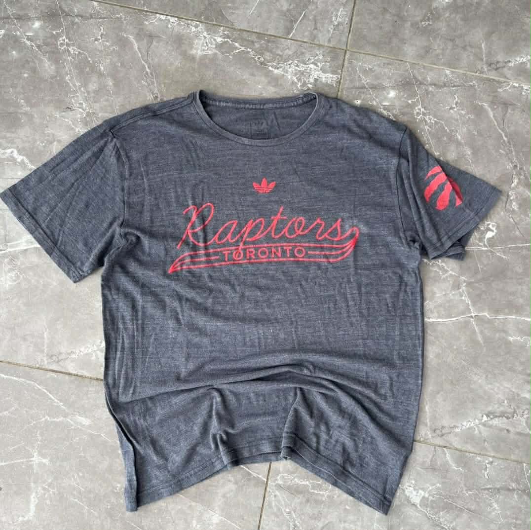 ADIDAS GREY TORONTO RAPTORS TEE (M)
