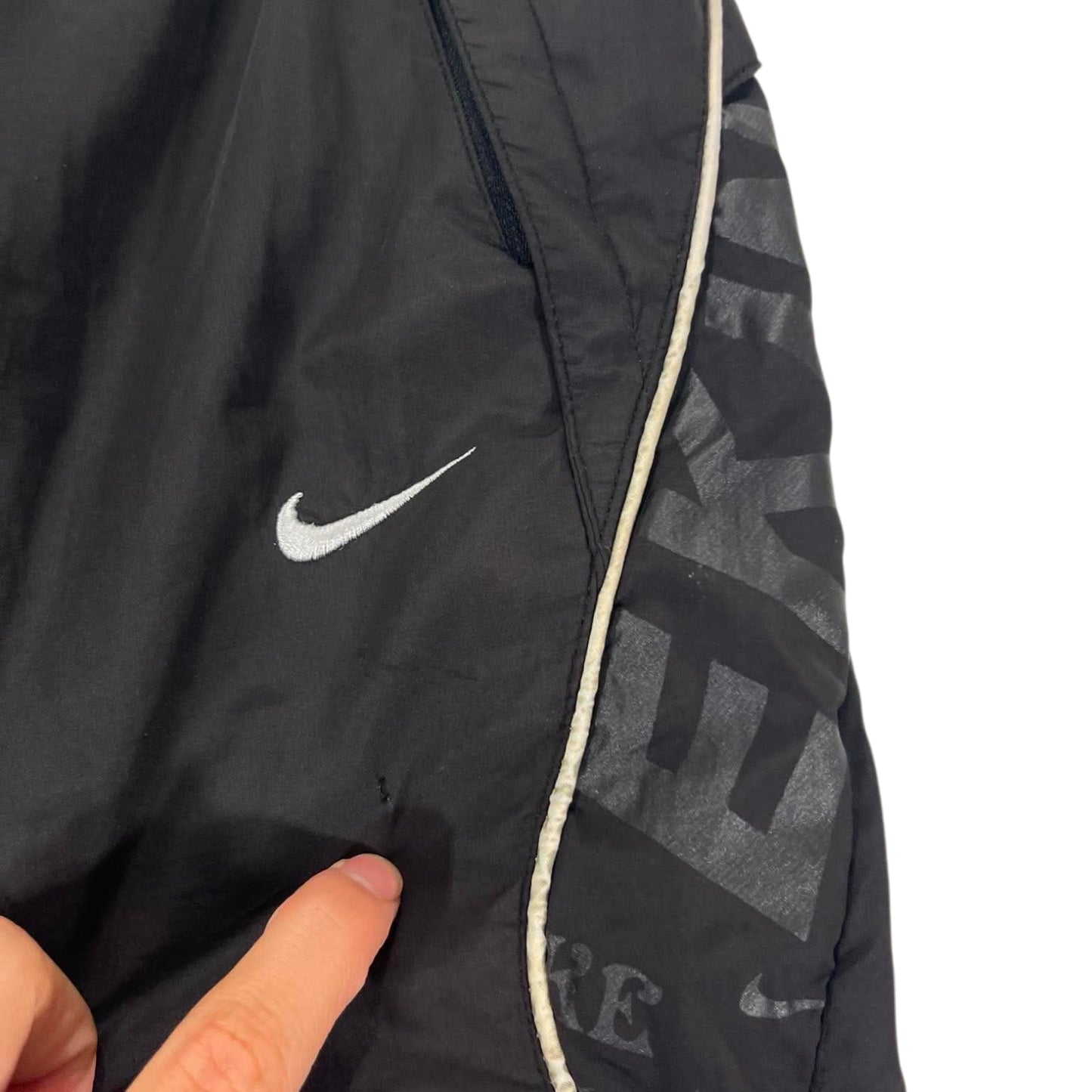 VINTAGE NIKE BLACK TRACK PANTS (L)