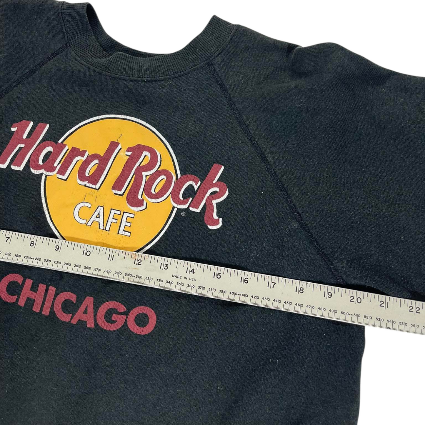VINTAGE HARD ROCK CAFE CHICAGO BLACK CREWNECK SWEATSHIRT (M-L)