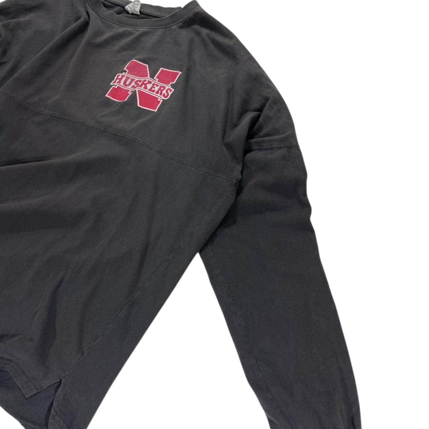 VINTAGE NEBRASKA HUSKERS WITH A BACKHIT LONG SLEEVE SHIRT (XL)