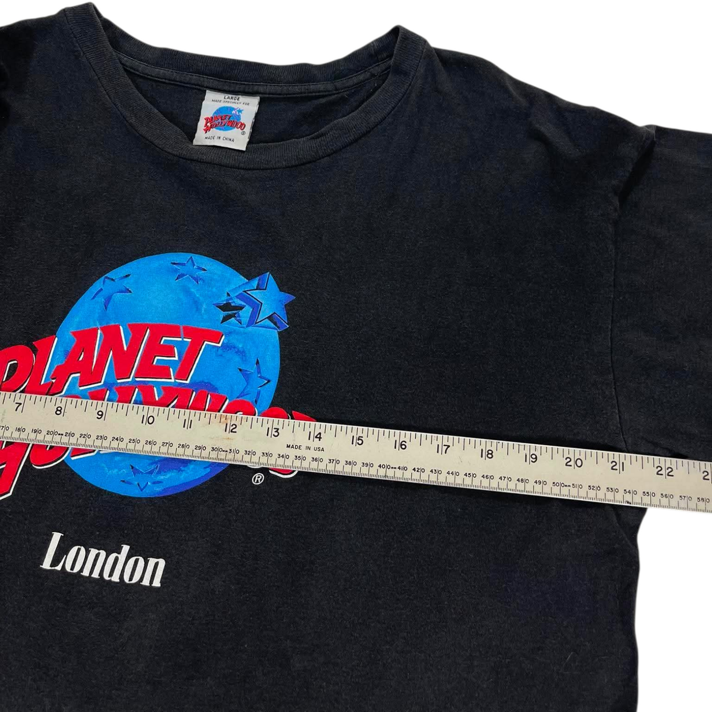 PLANET HOLLYWOOD LONDON BLACK GRAPHIC TEE (L)