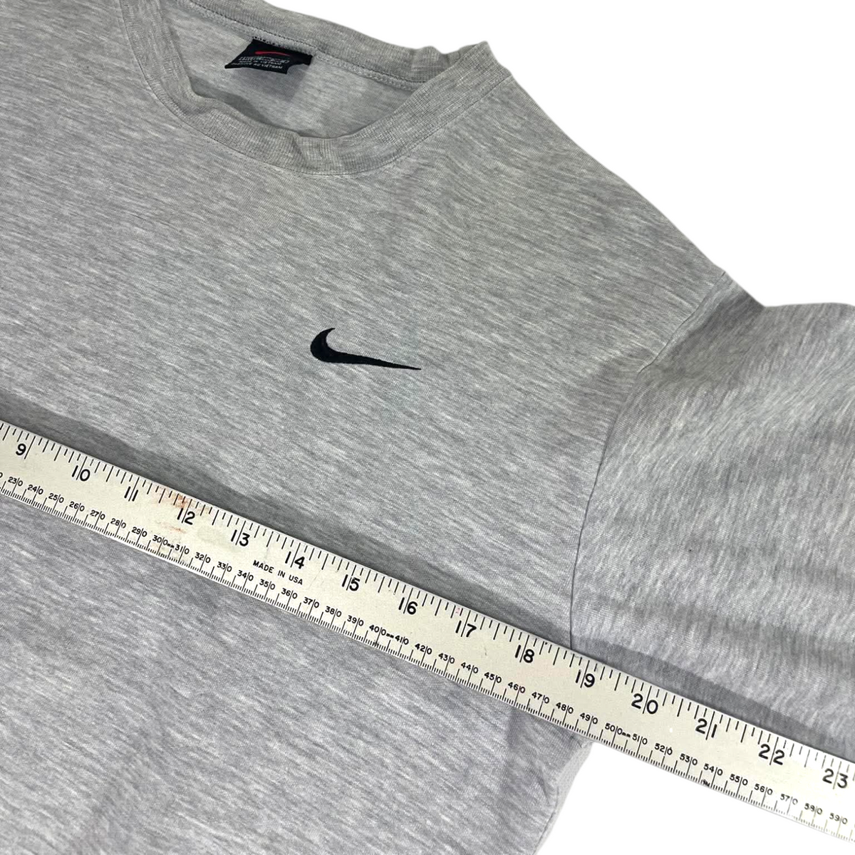 VINTAGE NIKE GRAY CREWNECK (XS)