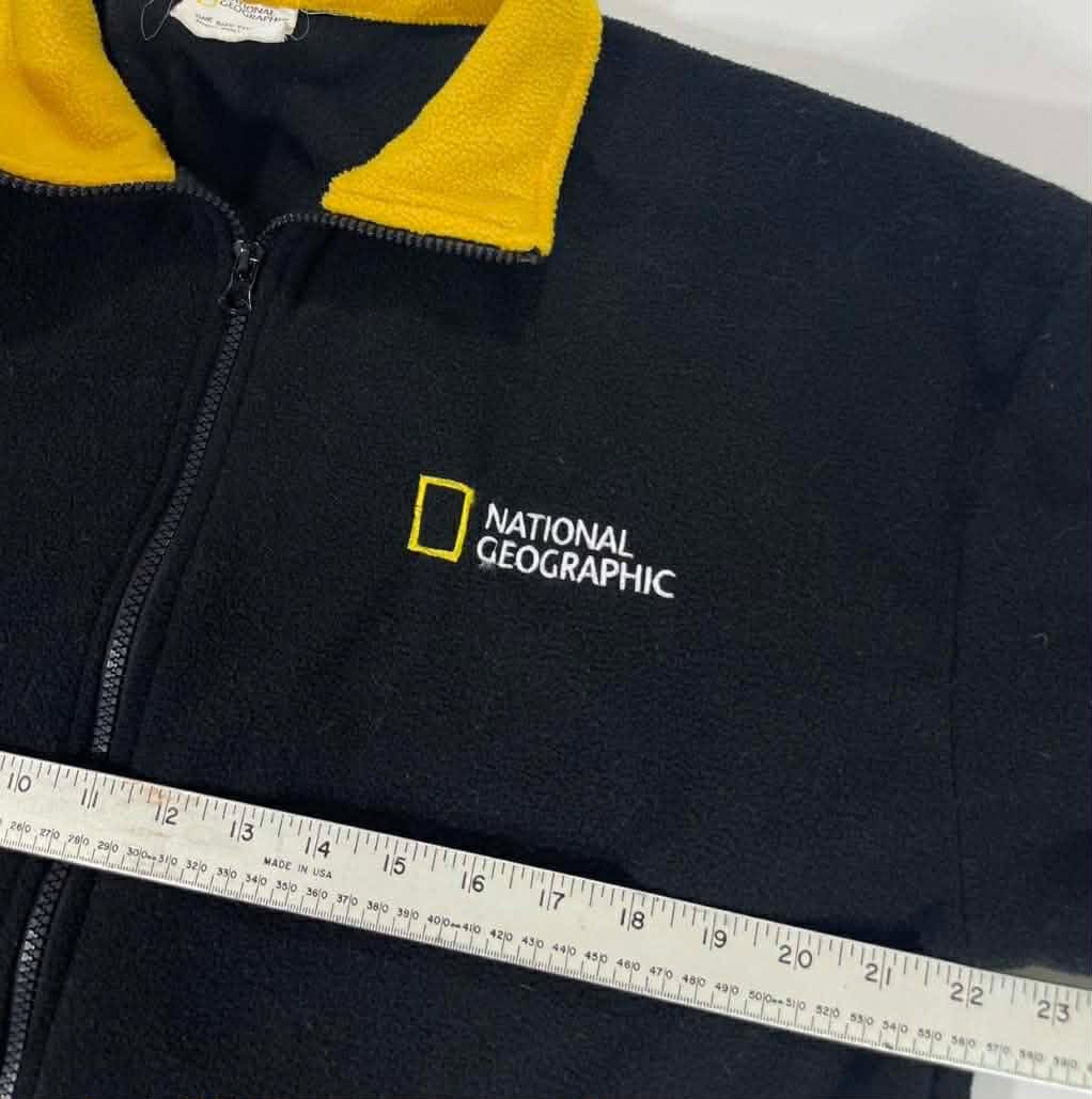 VINTAGE NATIONAL GEOGRAPHIC FLEECE JACKET (L)