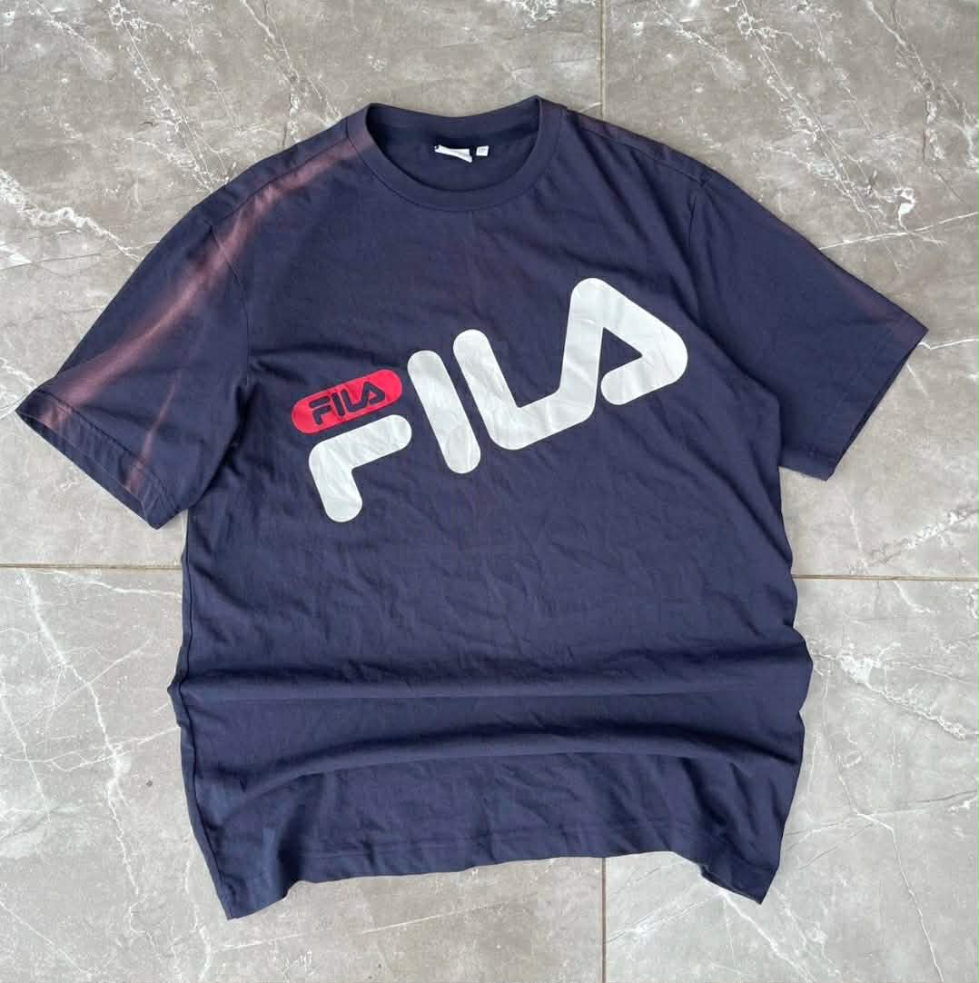 VINTAGE FILA NAVY BLUE GRAPHIC TEE (M-L)