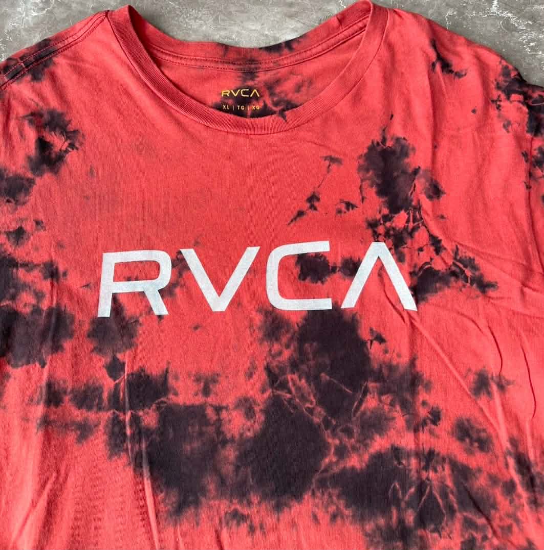 RVCA RED TIE-DYE TEE (L-XL)