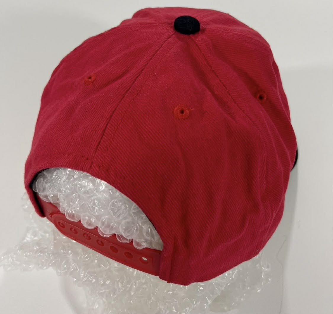 LION RED HAT