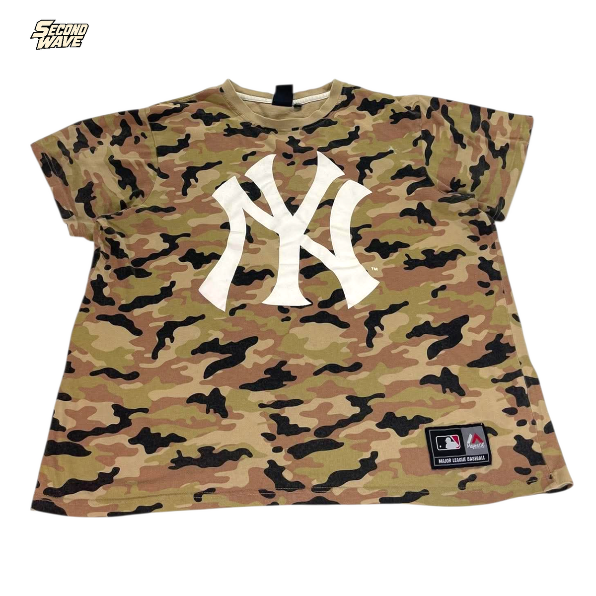 MLB YANKEES CAMO T-SHIRT (L, CROPPED FIT)