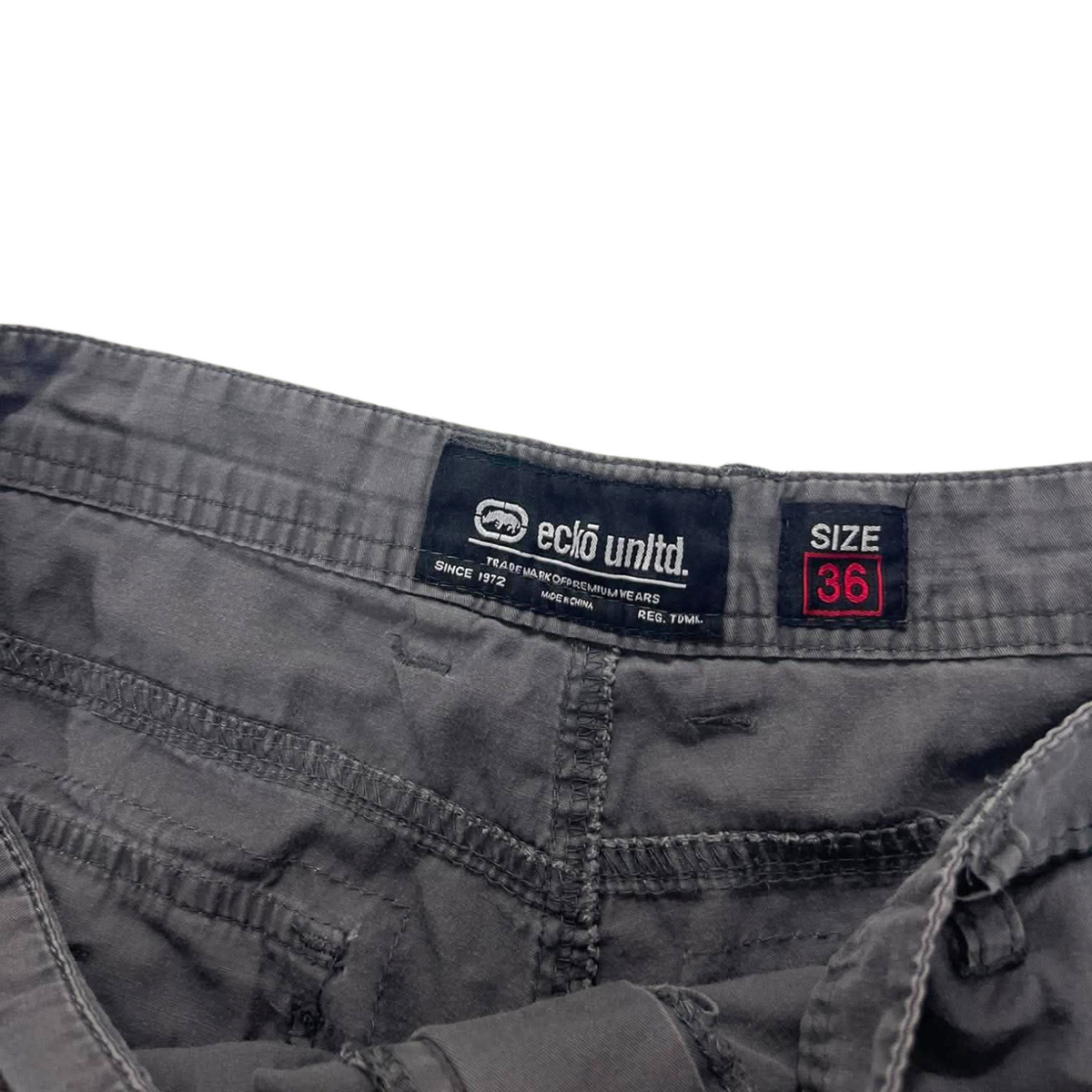 Y2K ECKO UNLTD. GRAY CARGO SHORTS (36)