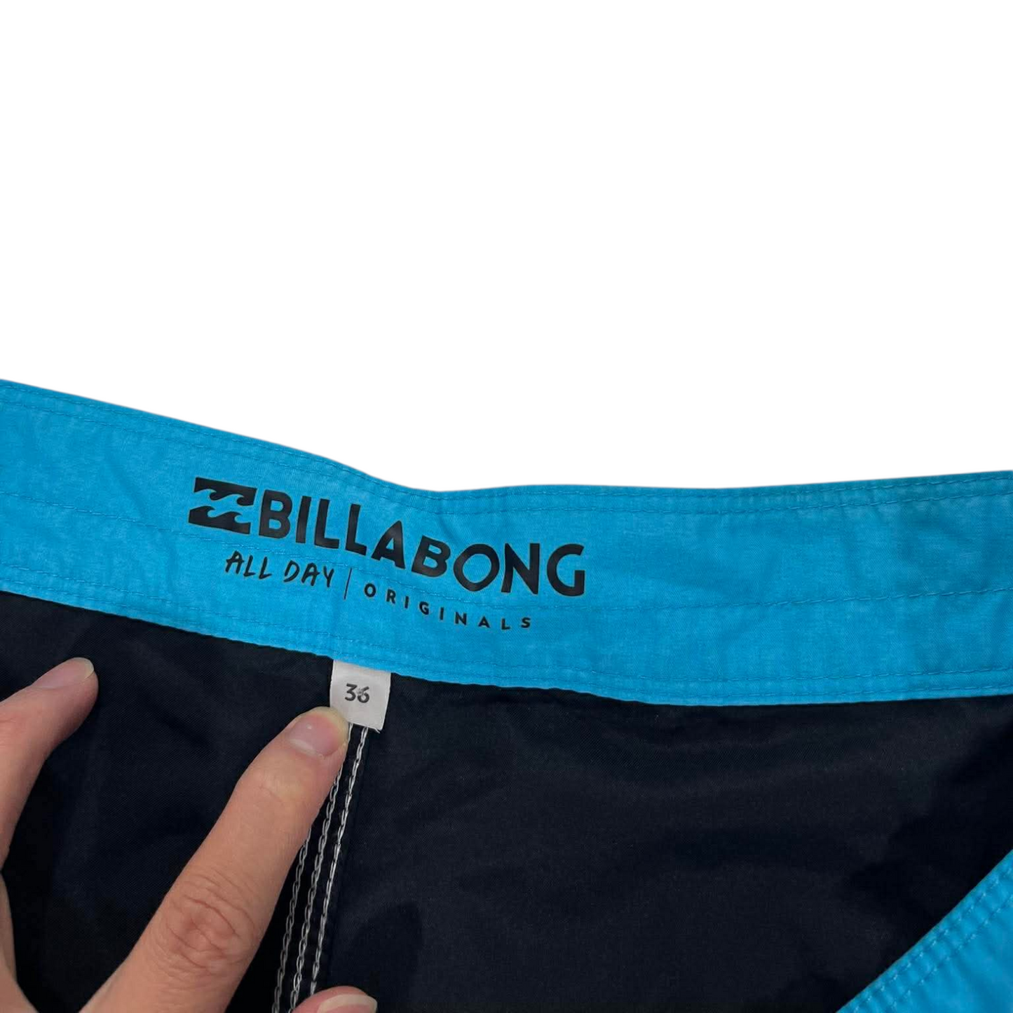BILLABONG BLACK & BLUE BOARD SHORTS (36)