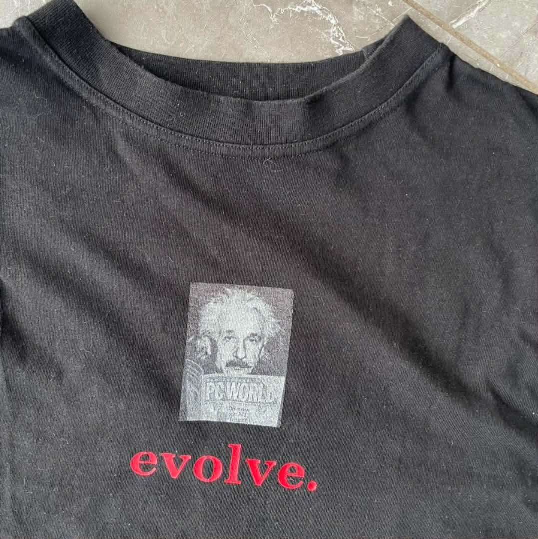 VINTAGR EVOLVE EINSTEIN BLACK T-SHIRT WITH RED TEXT (L)