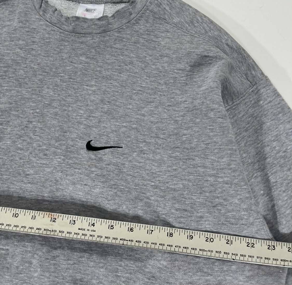 VINTAGE NIKE CREWNECK (L-XL)