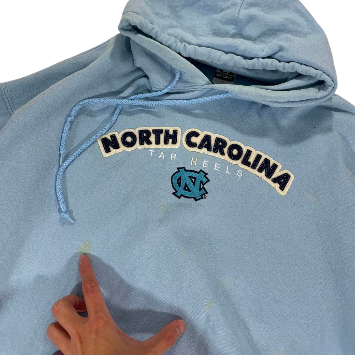 VINTAGE EMBROIDERED UNC TAR HEELS BLUE HOODIE (XXL)