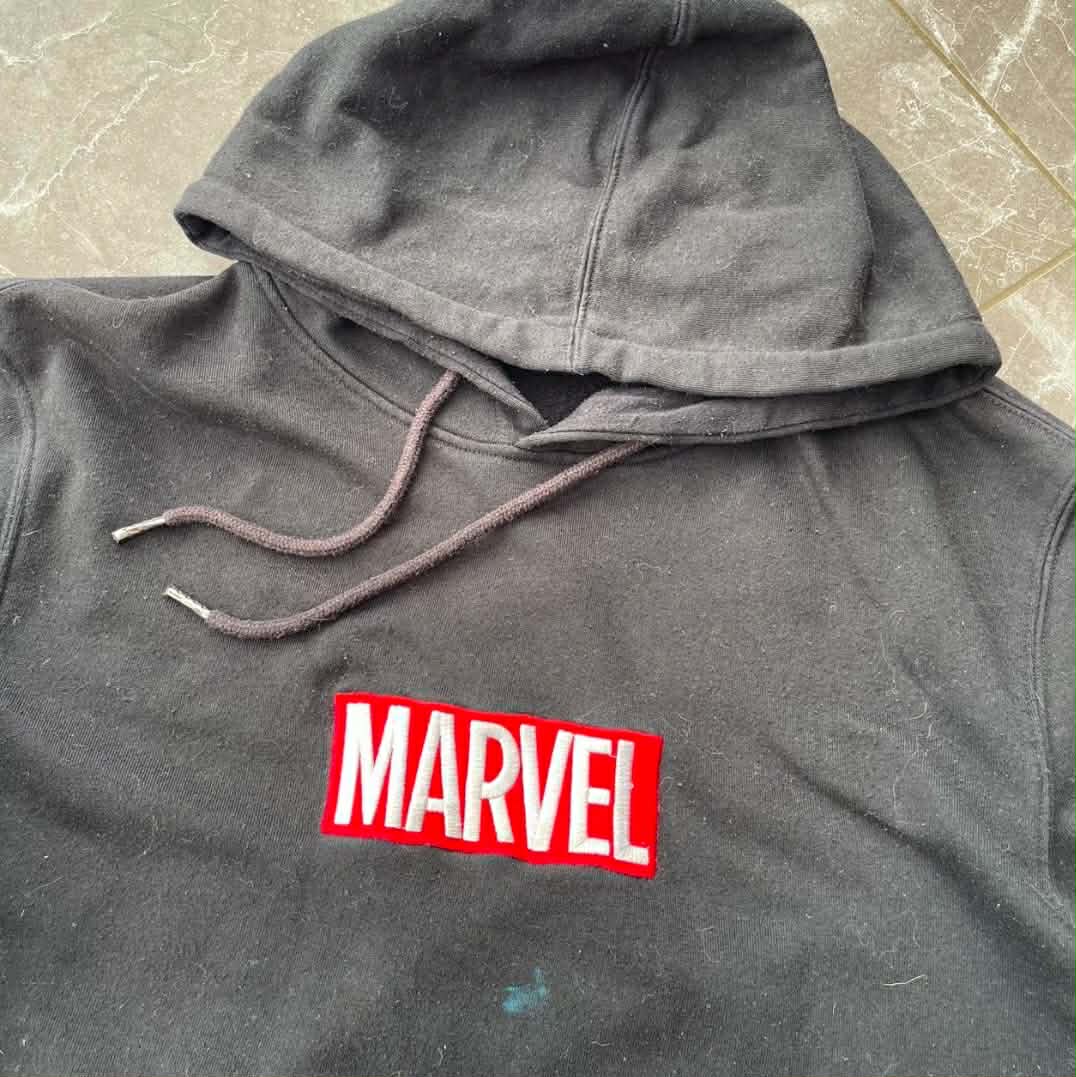 TRASHED VIBES MARVEL HOODIE (L)