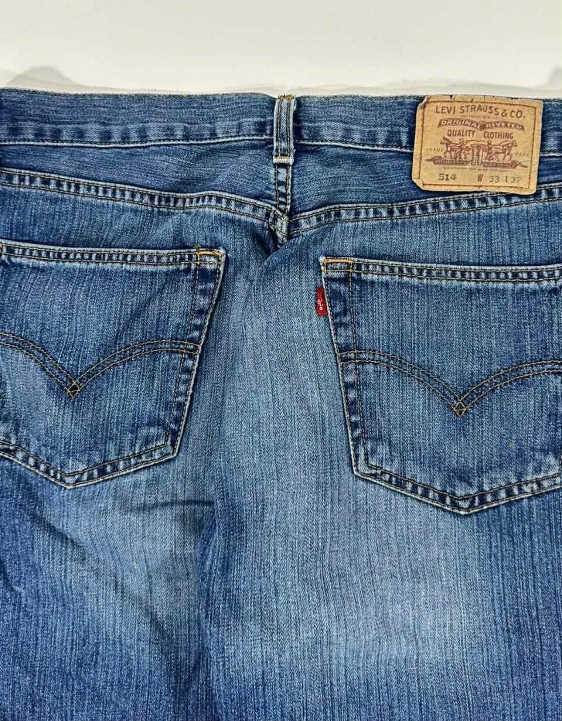 VINTAGE LEVI'S BLUE JEANS (32/33)