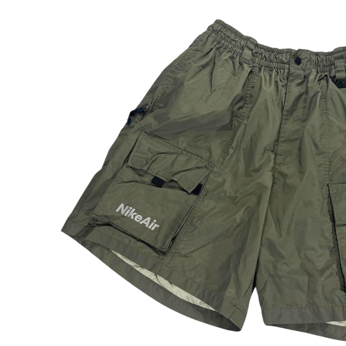 NIKE CARGO SHORTS (BEST FIT LARGE)
