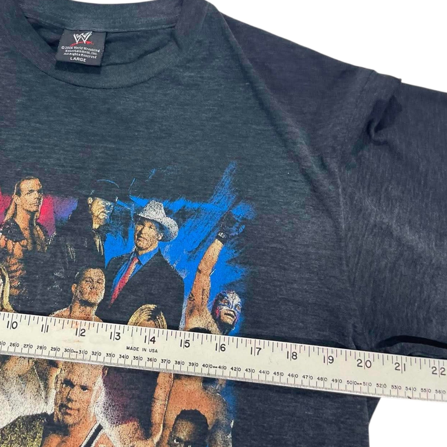VINTAGE WWE SMACKDOWN VS RAW COTTON T-SHIRT (L)