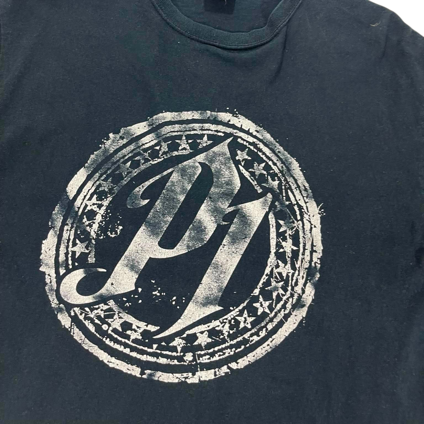 WWE BLACK & WHITE AJ STYLES TEE (M)