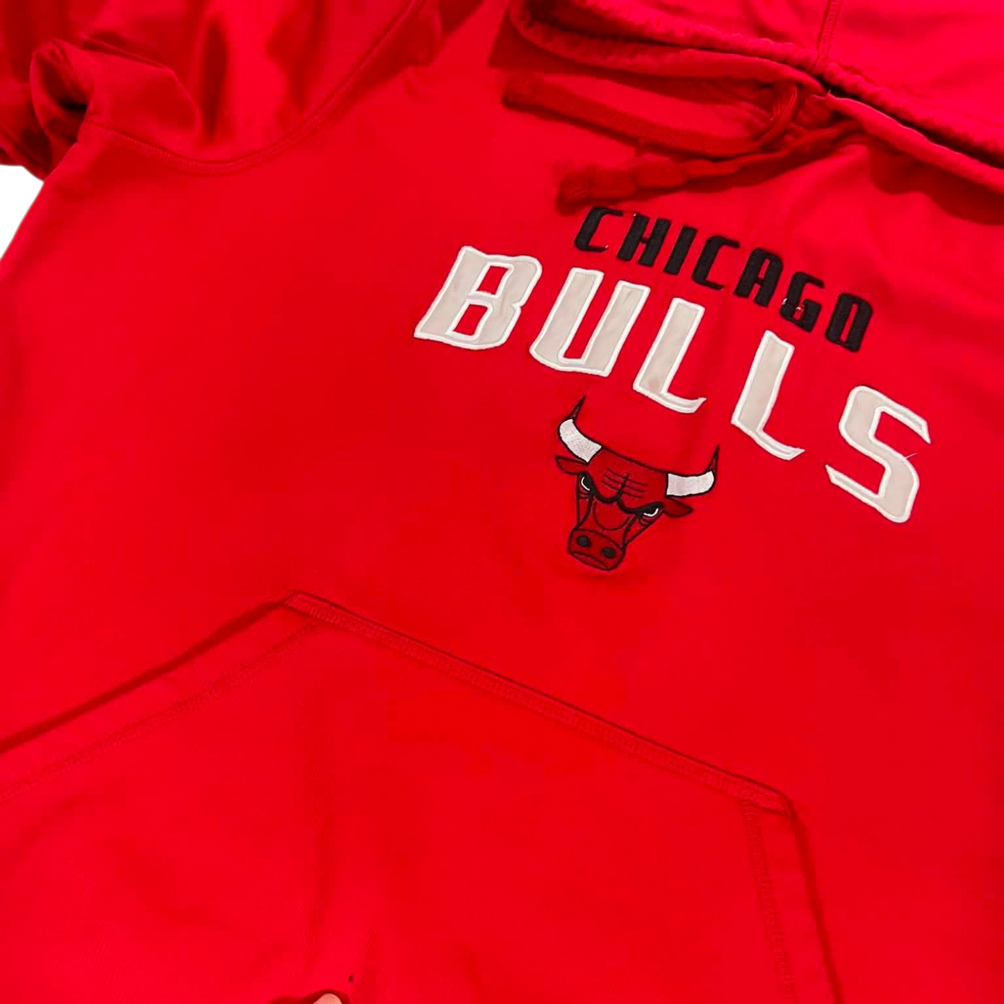 CHICAGO BULLS EMBROIDERED RED HOODIE (M)