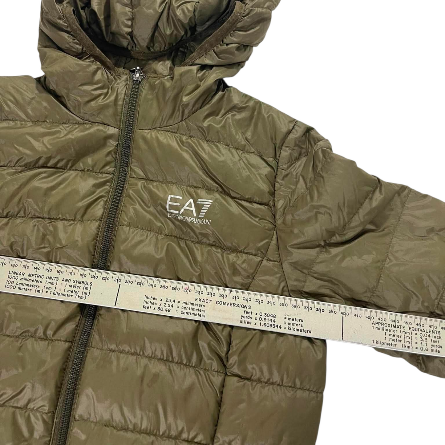 EA7 OLIVE GREEN PUFFER JACKET (M)