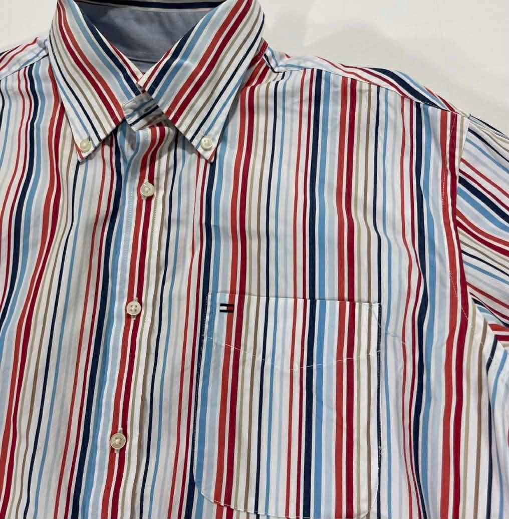 VINTAGE TOMMY HILFIGER RED & BLUE STRIPED BUTTON DOWN SHIRT (M-L)