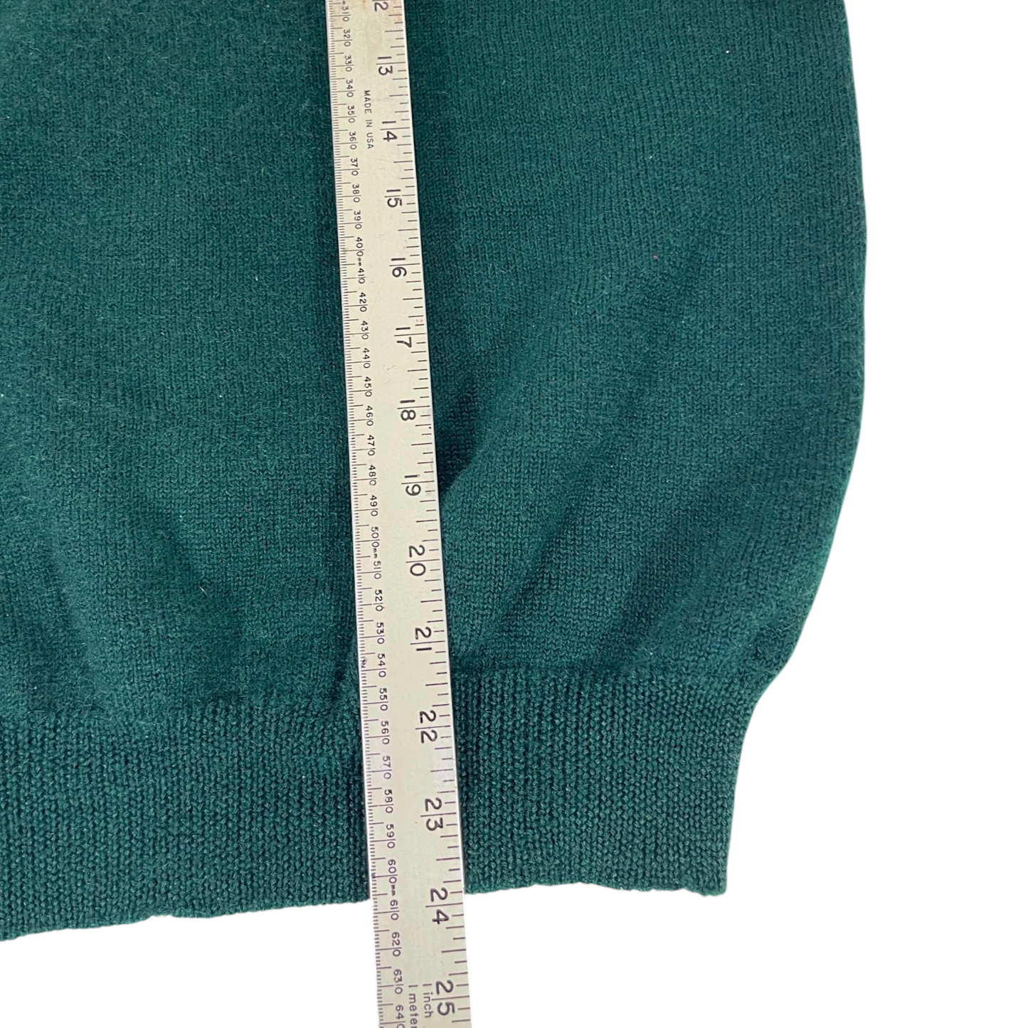 100% WEEKEND WOOL SWEATER (M)