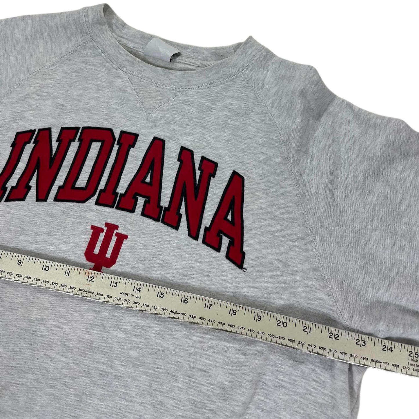 VINTAGE EMBROIDERED INDIANA UNIVERSITY GREY CREWNECK SWEATSHIRT (L)