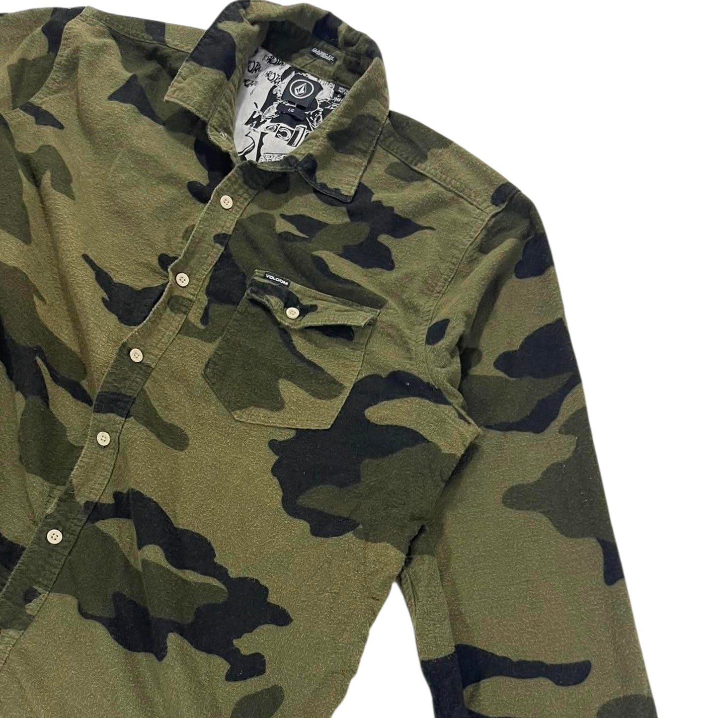 Y2K VOLCOM CAMO BUTTON UP SHIRT (L)