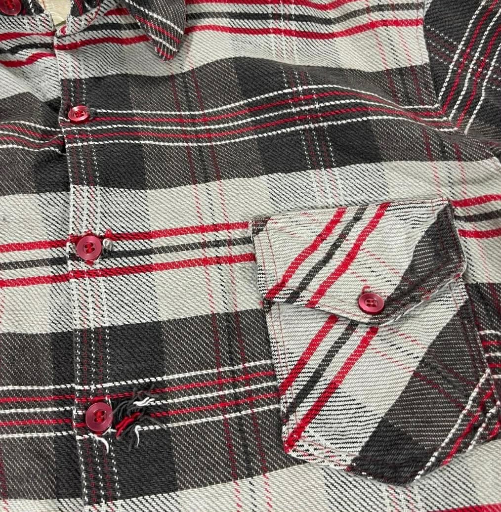 VINTAGE HEAVY MATERIAL RED AND GREY PLAID BUTTON UP SHIRT (L-XL)