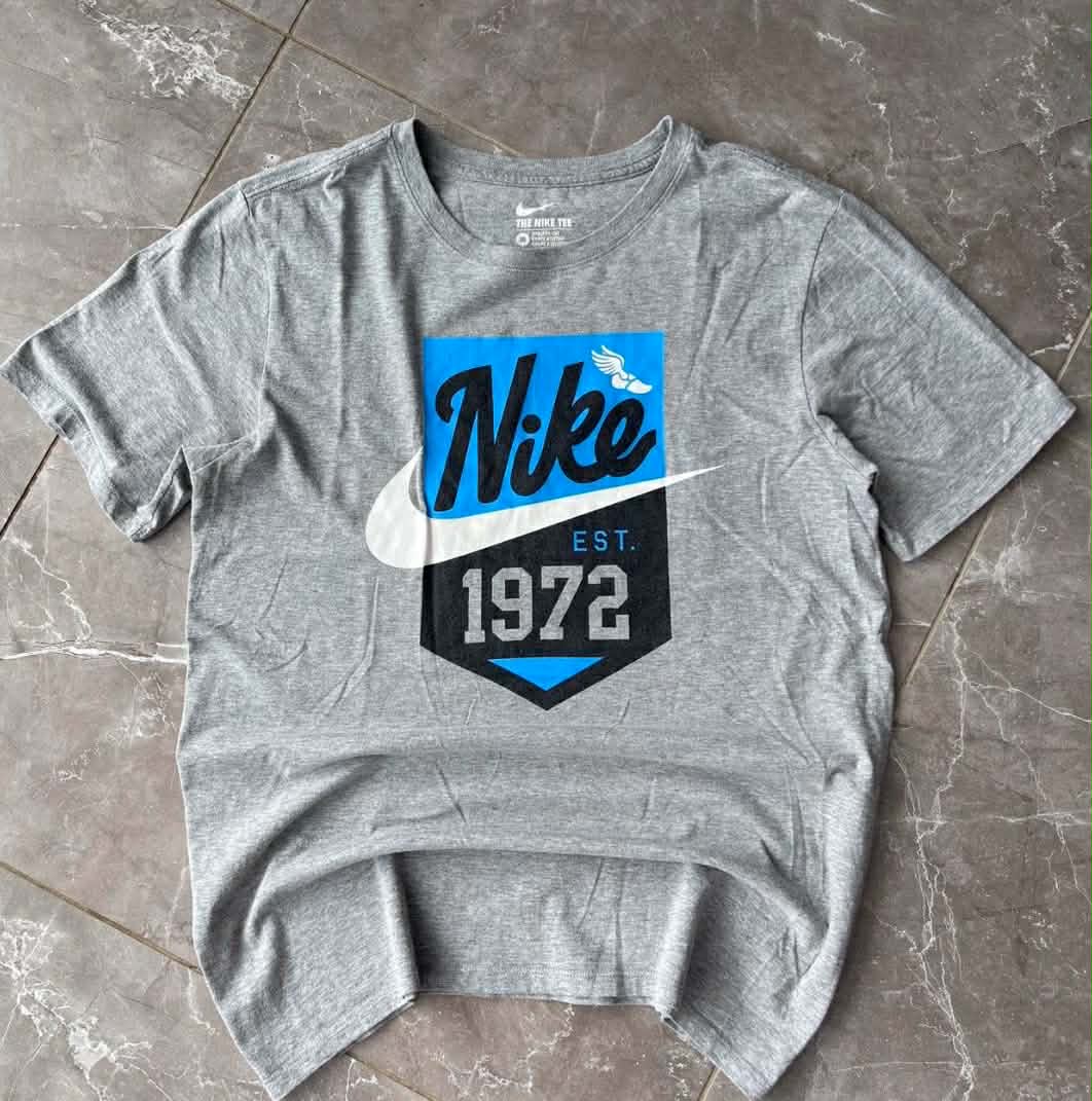 Y2K NIKE SHIRT (M)
