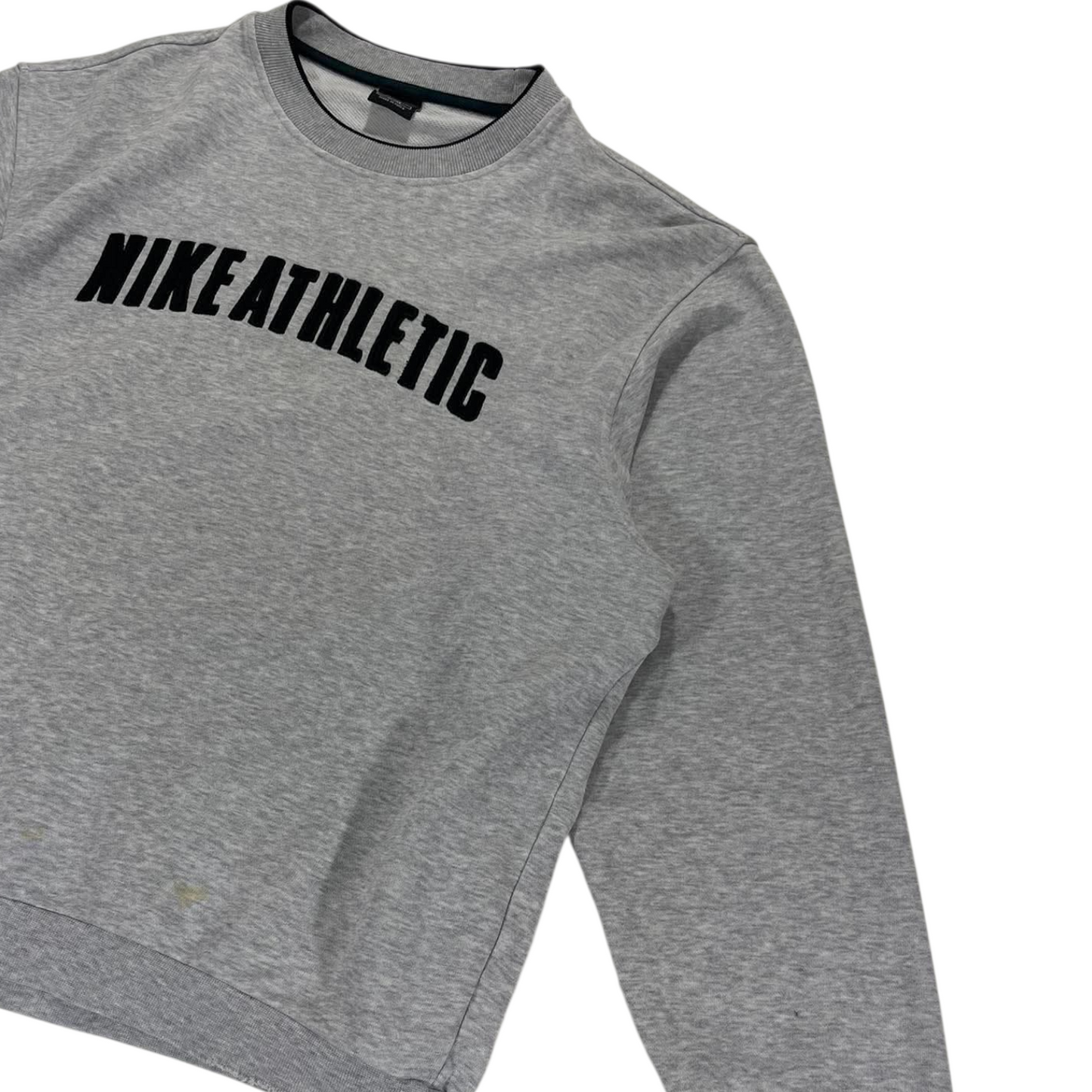 VINTAGE NIKE GREY ATHLETIC SPELLOUT CREWNECK SWEATSHIRT (L-XL)