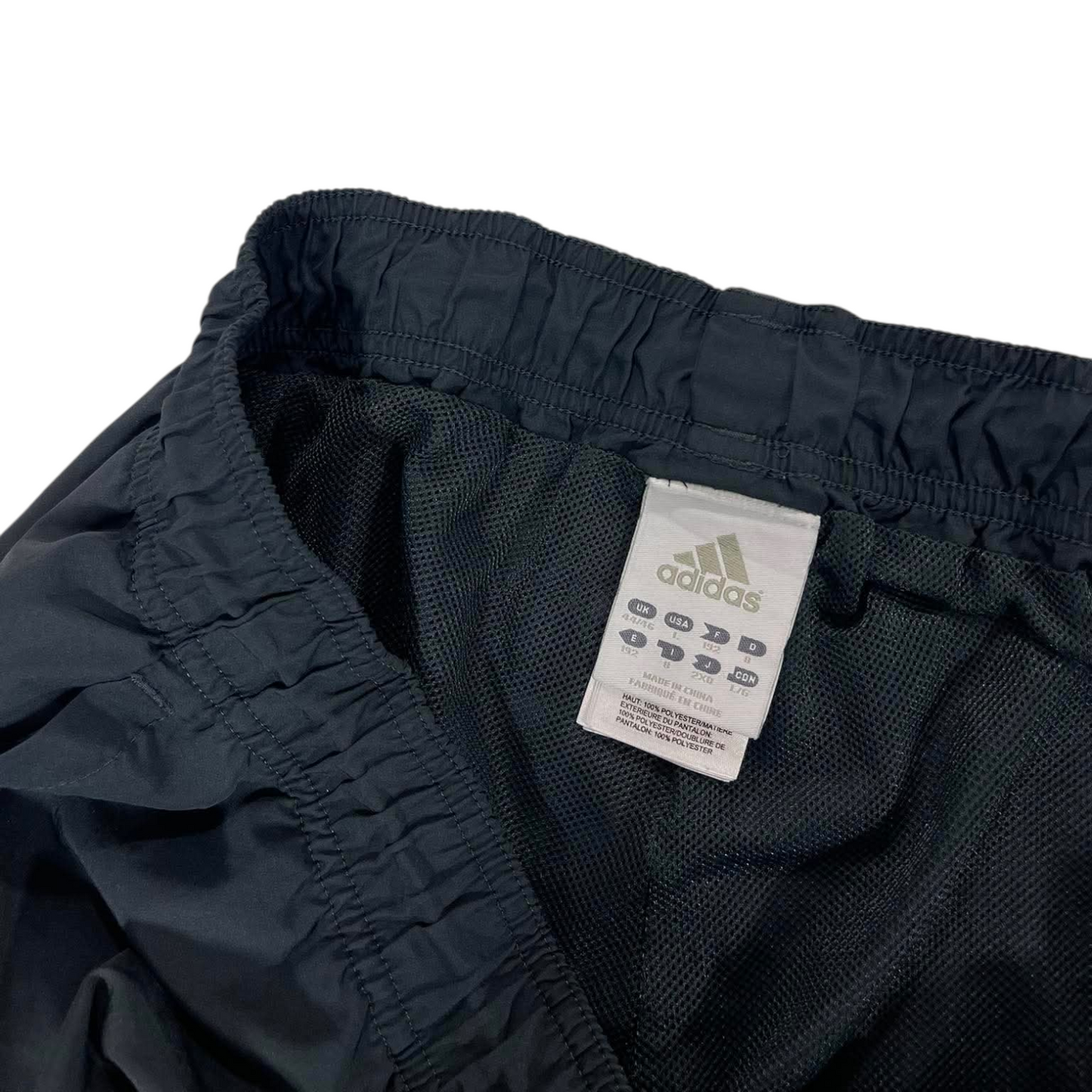 VINTAGE BLACK ADIDAS TRACK PANTS (L)