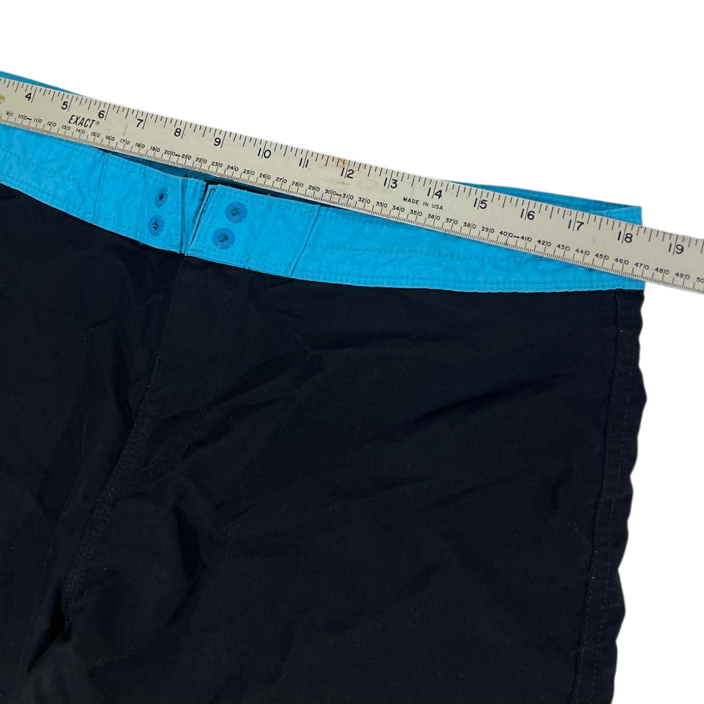 BILLABONG BLACK & BLUE BOARD SHORTS (36)