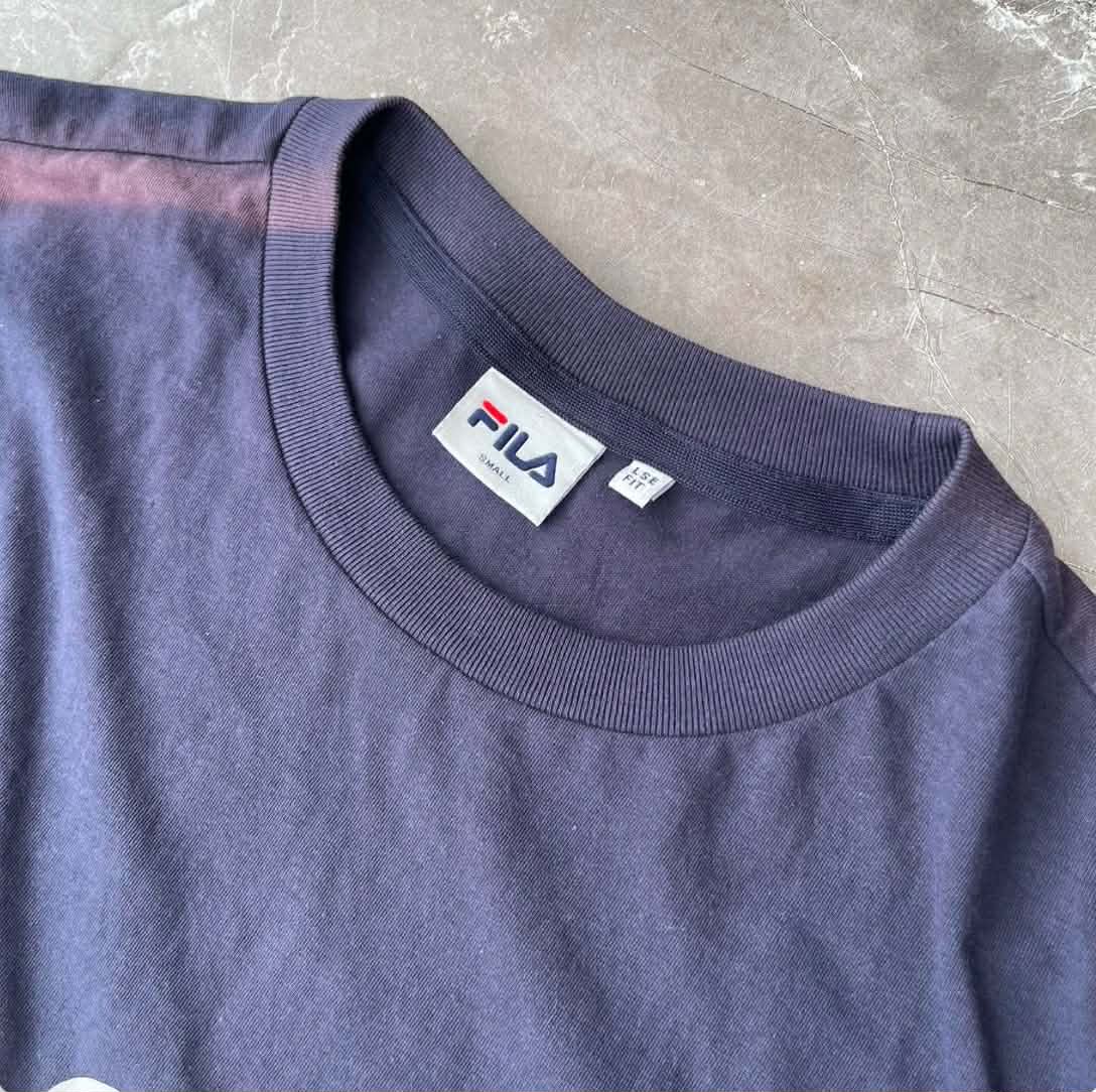 VINTAGE FILA NAVY BLUE GRAPHIC TEE (M-L)