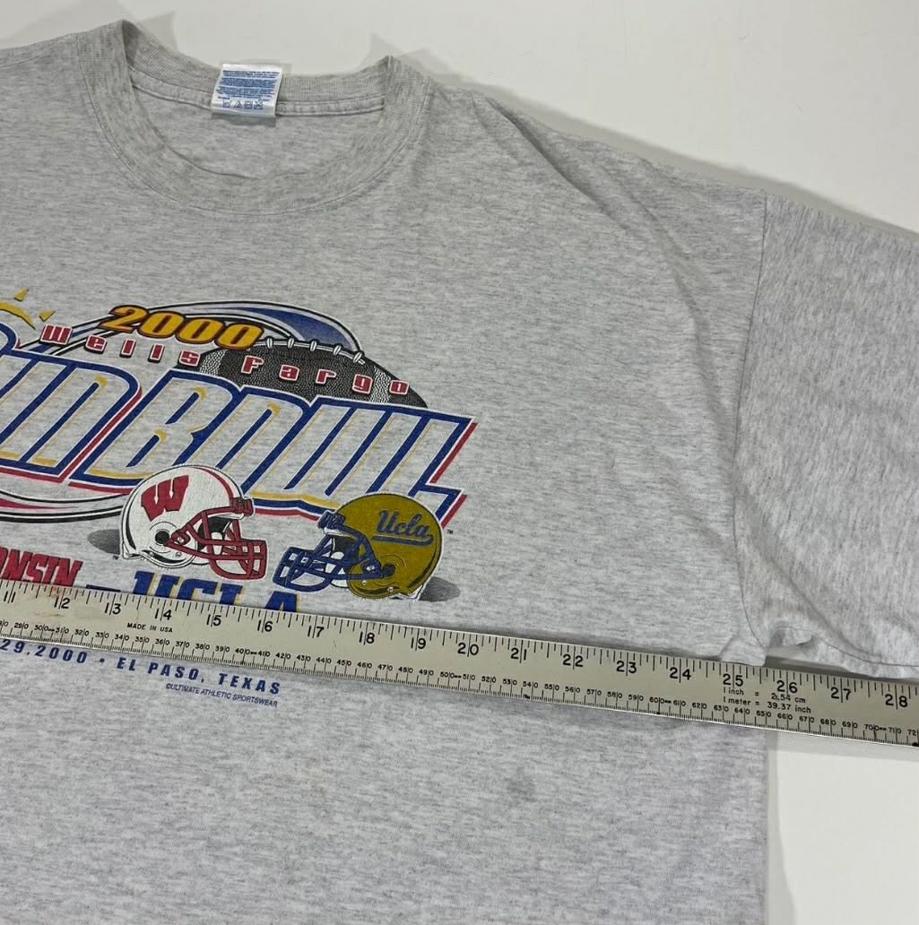2000 WISCONSIN BADGERS VS UCLA BRUINS GREY TEE (XL)