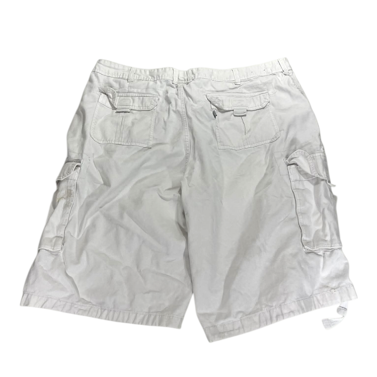 PRO CLUB WHITE CARGO SHORTS (BEST FIT 44)