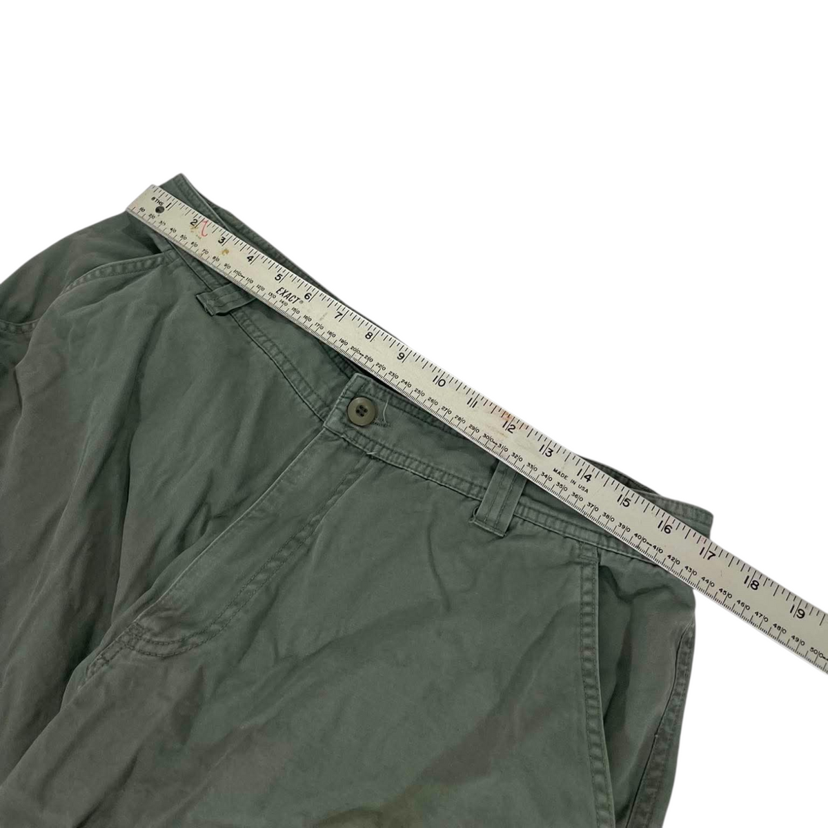 VINTAGE SAVANE GREEN CARGO SHORTS (34)