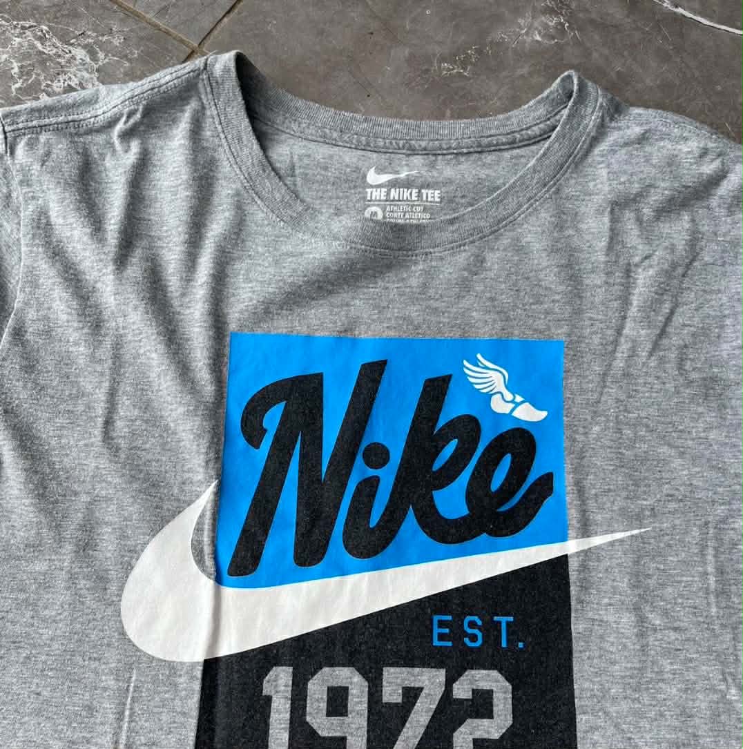 Y2K NIKE SHIRT (M)
