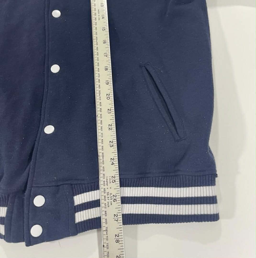 Y2K NAVY VARSITY JACKET WITH WHITE AND GREY SLEEVES (L)