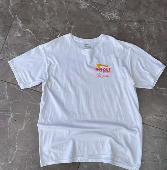 VINTAGE IN-N-OUT BURGER WHITE COTTOM T-SHIRT WITH CAR GRAPHIC (L)