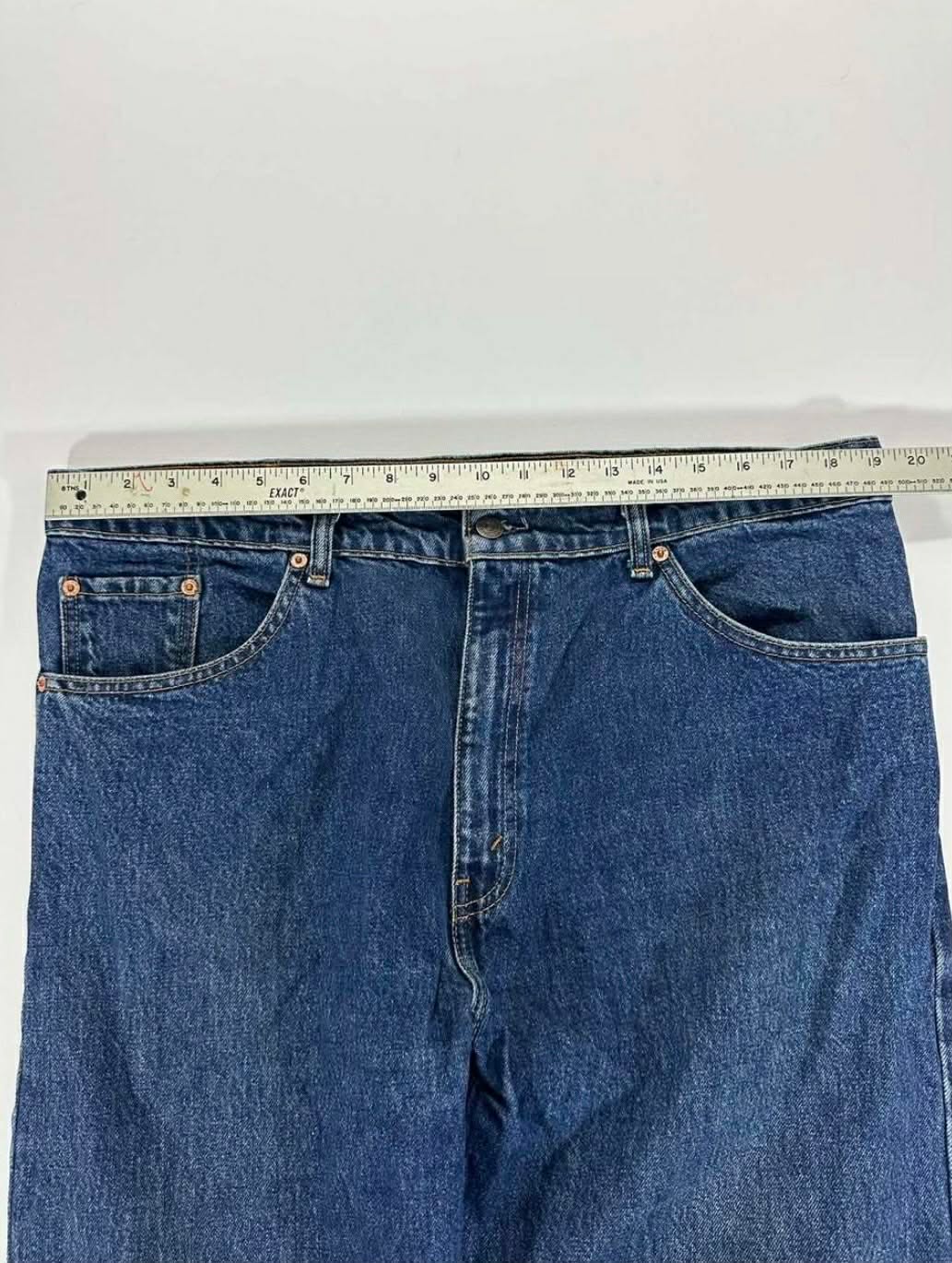 LEVI'S 607 BLUE DENIM JEANS (38-40)