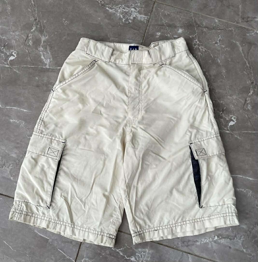 VINTAGE GAP CREAM CARGO SHORTS (22)