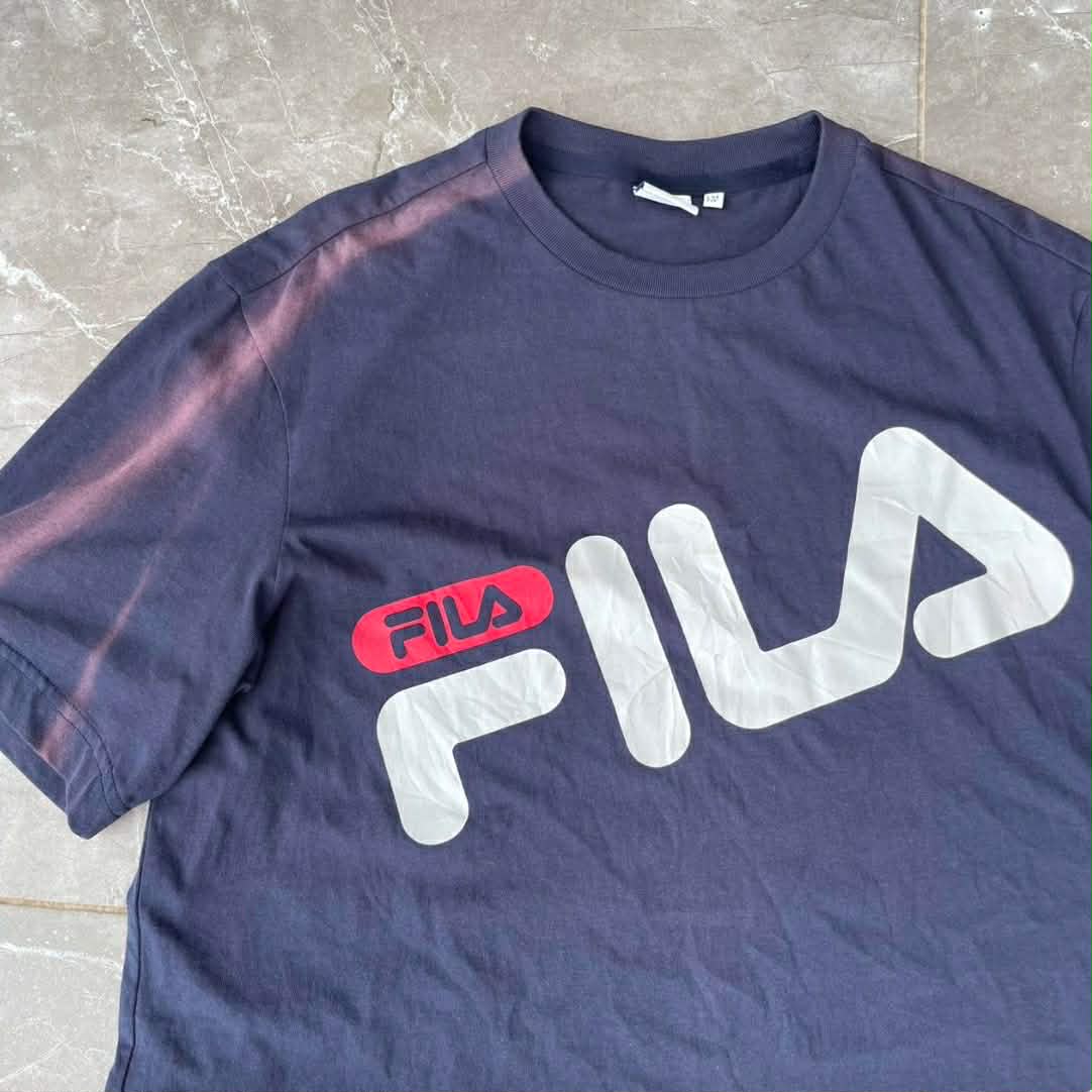 VINTAGE FILA NAVY BLUE GRAPHIC TEE (M-L)