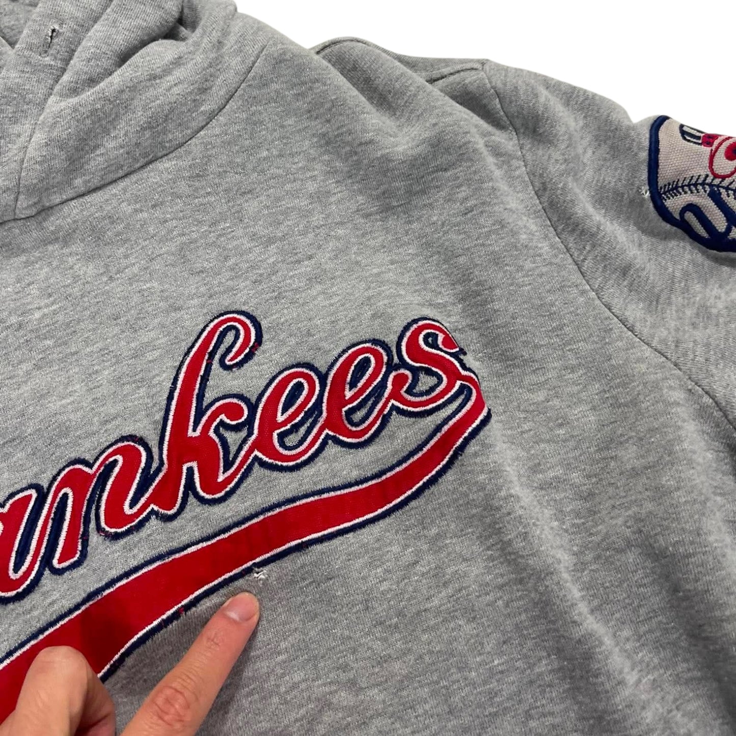 VINTAGE GREY NEW YORK YANKEES HOODIE (L)