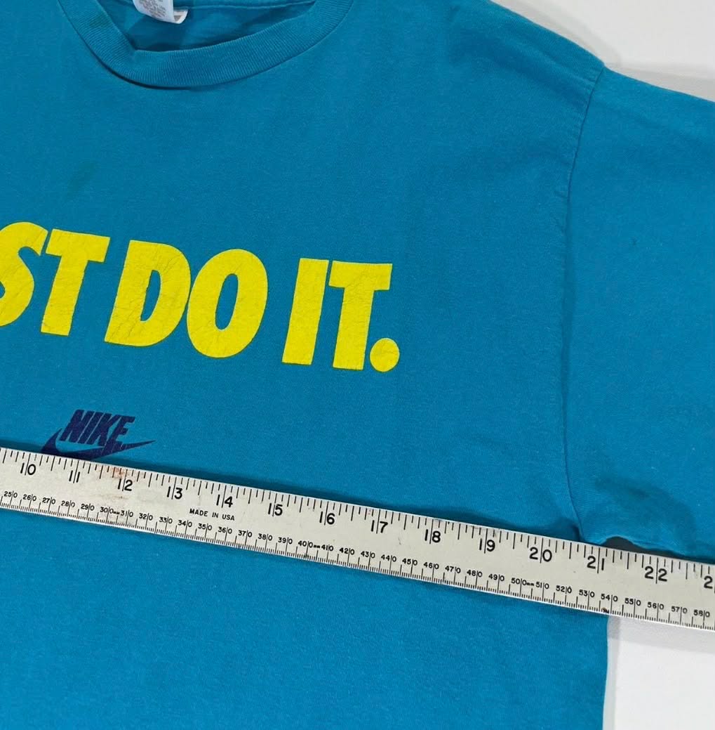 VINTAGE 90s CROPPED STYLE SINGLR STITCHED NIKE BLUE JUST DO IT TEE (M)