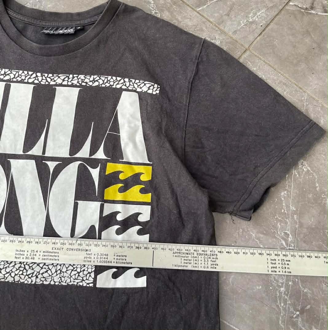 Y2K BILLABONG BLACK GRAPHIC TEE (M)