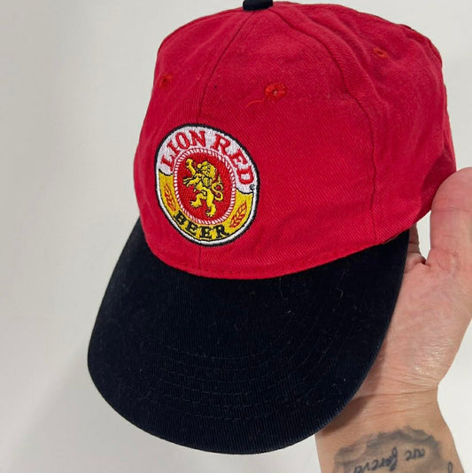 LION RED HAT
