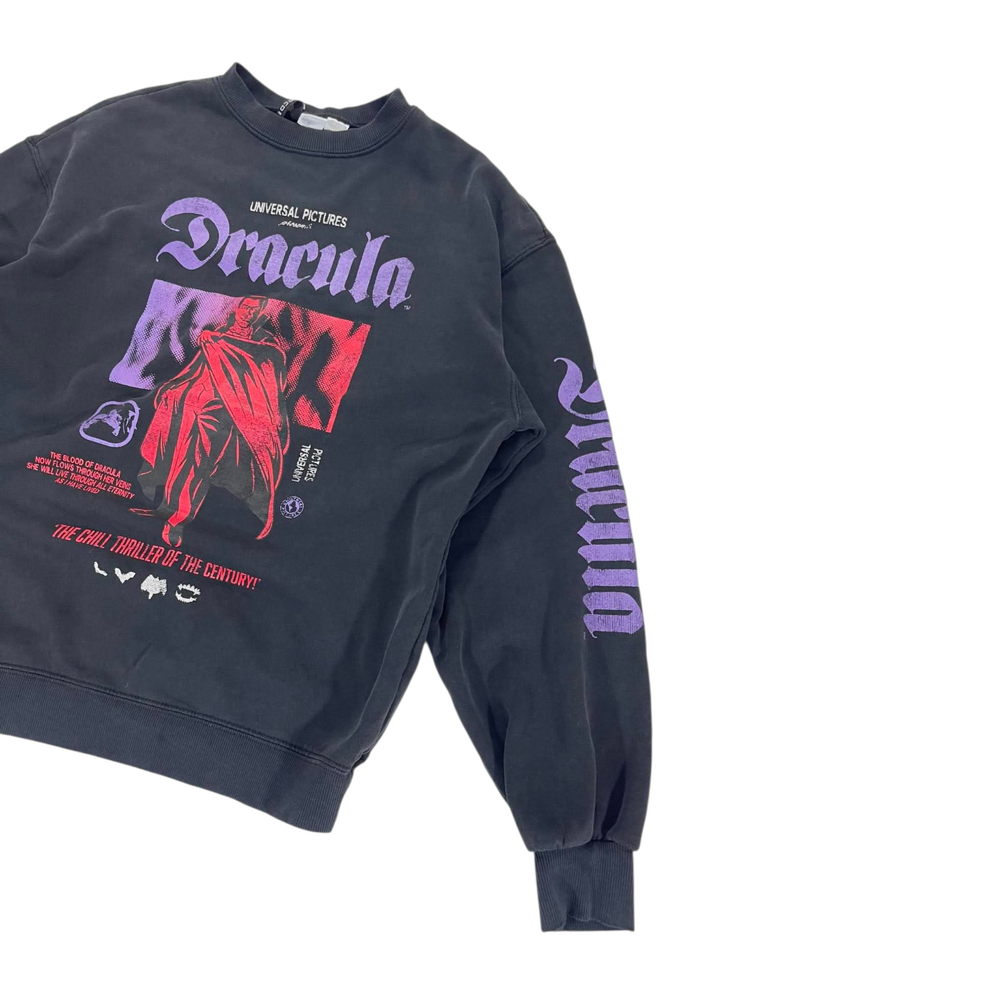 UNIVERSAL PICTURES DRACULA BLACK CREWNECK SWEATSHIRT (M-L)