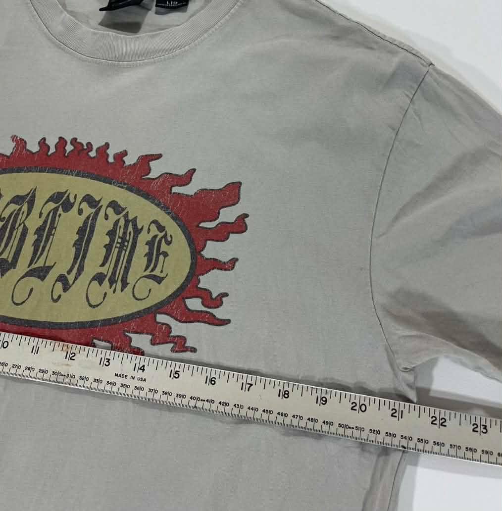 VINTAGE SUBLIME GREY TEE WITH RED FLAMES DESIGN (L)