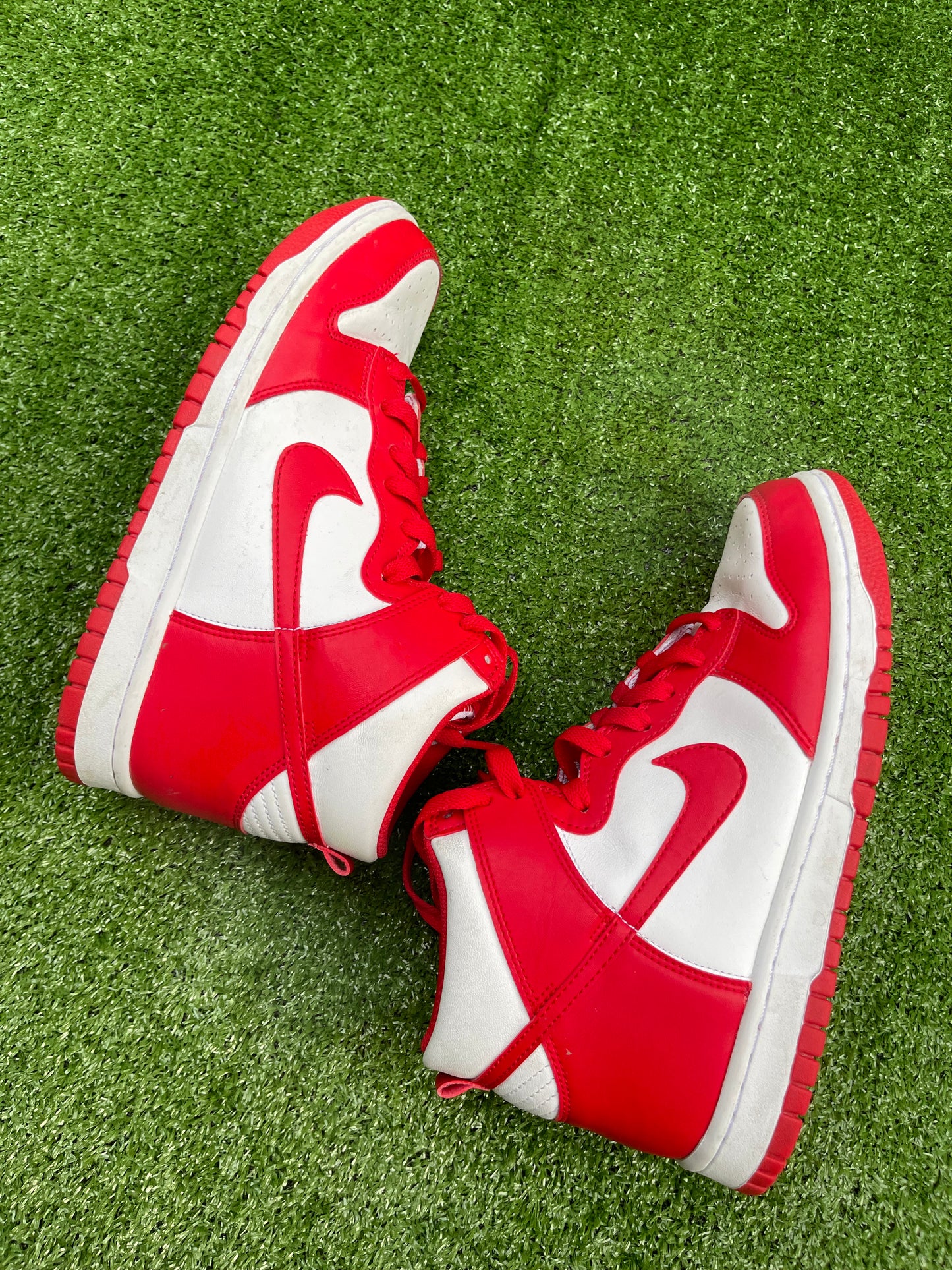 (USED) NIKE DUNK HIGH UNIVERSITY RED